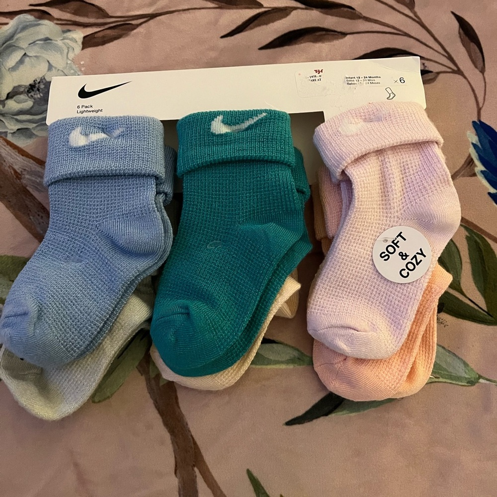 Nike Baby Socks set of 6 soft and cozy new